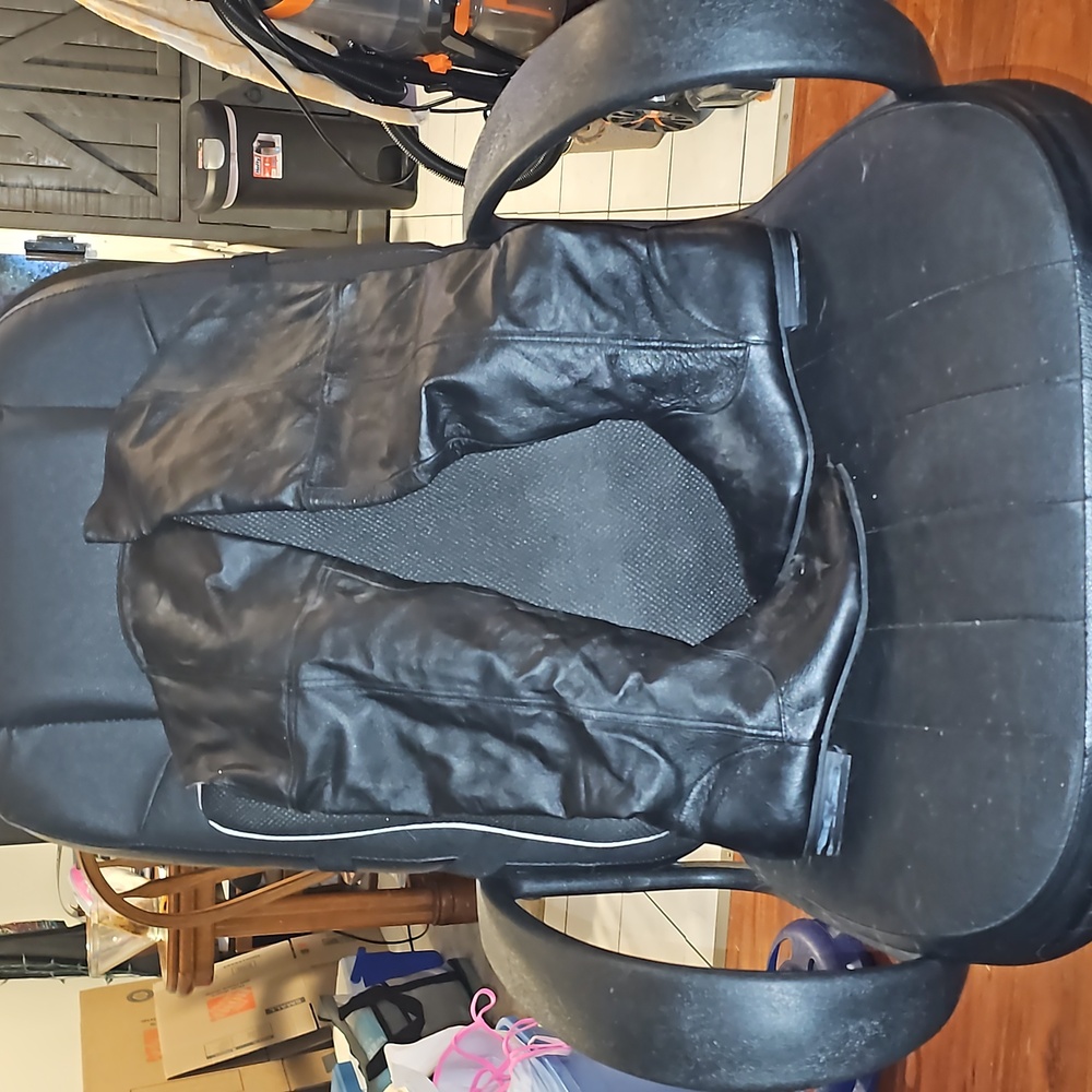 Chinese laundry knee high boots in a women's size 9.5